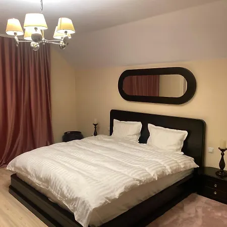 Janine Garden Guest house *