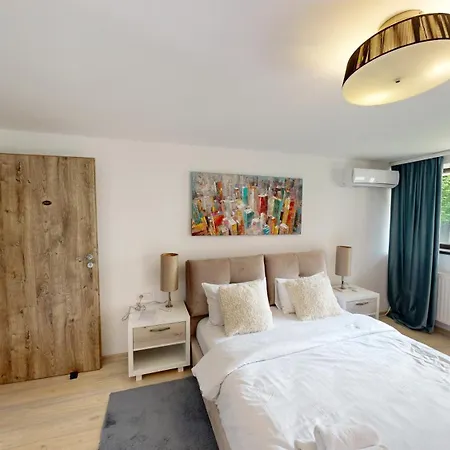 Janine Garden Brasov