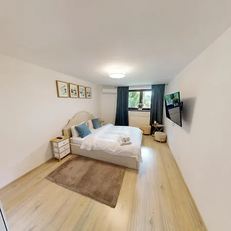 Janine Garden Brasov